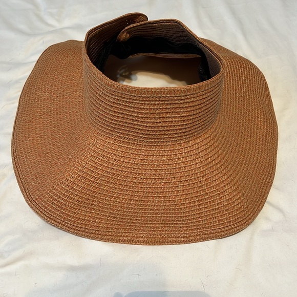 Jessica Simpson Packable Straw Visor Hat - Picture 5 of 7
